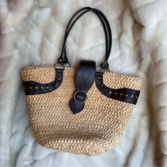 Vintage Handbags - Large wicker 90’s embroidered brown cane beach bag